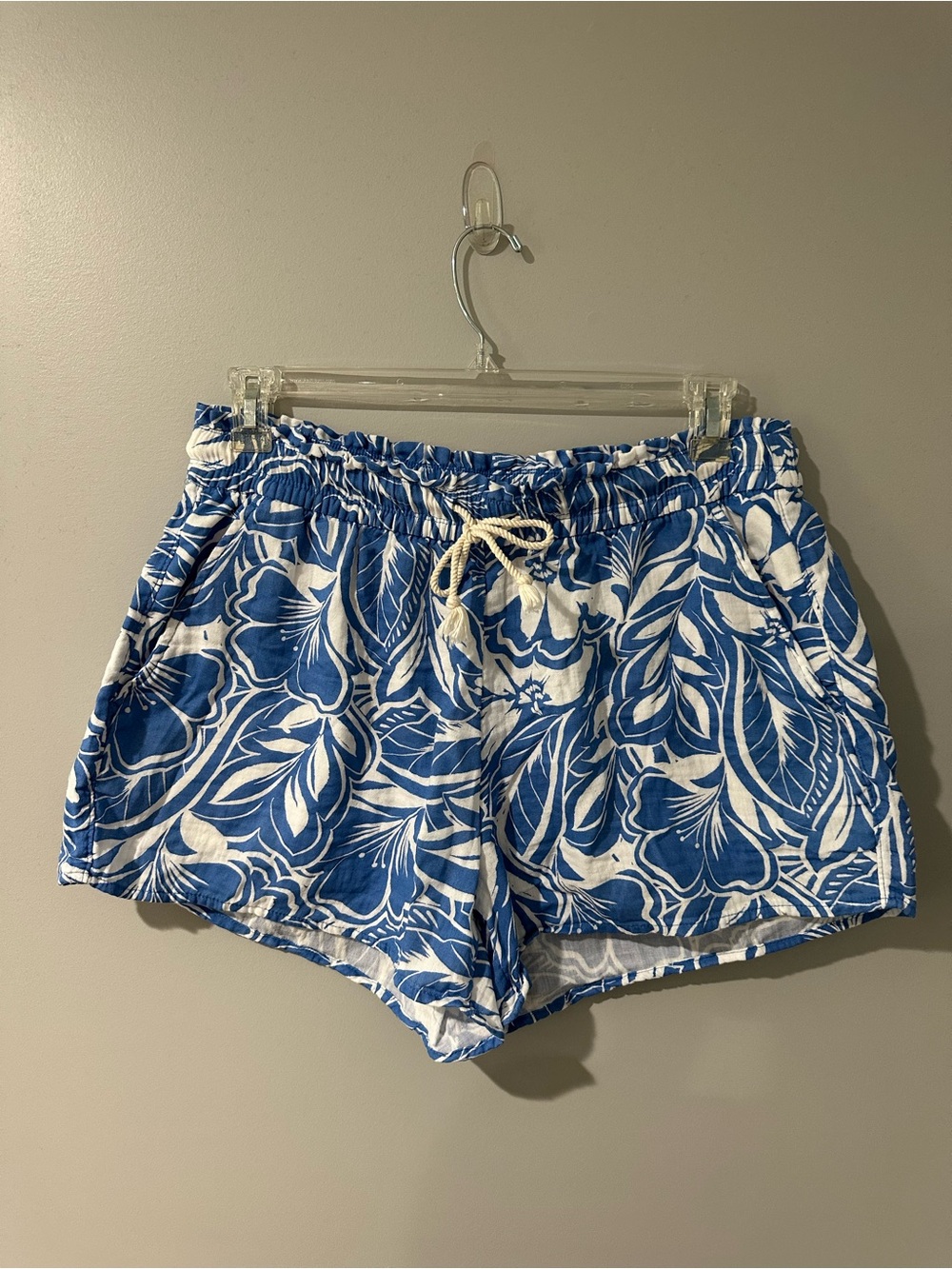 100% cotton Old Navy Blue and White Floral Elastic Waist Shorts